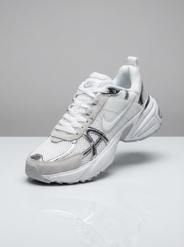 کتونی زنانه نایک V2K سفید نقرهای